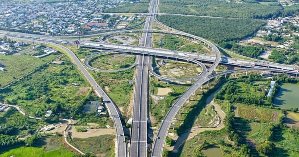 Sân bay Long Thành giai đoạn đầu khai thác thương mại, kết nối TP.HCM chủ yếu bằng đường bộ