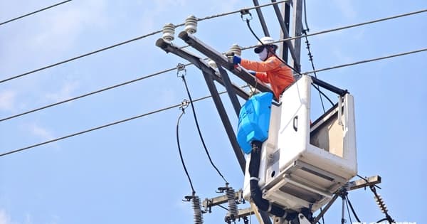 V&igrave; sao Bộ C&ocirc;ng thương muốn đưa EVN về quản?