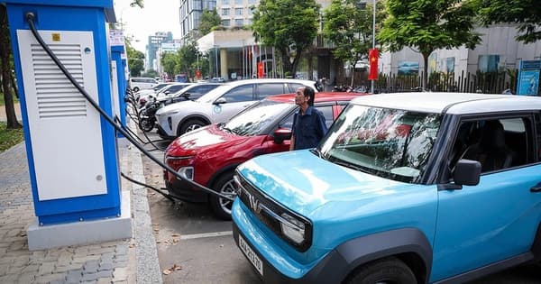 Siết an to&agrave;n hạ tầng trạm sạc xe điện