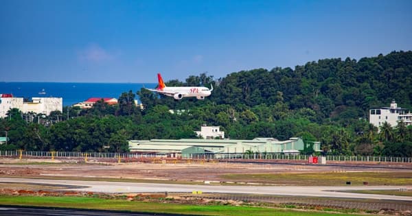 Đường băng số 2 sân bay Phú Quốc đón chuyến bay thương mại đầu tiên