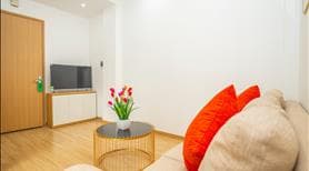 Cho thuê căn hộ 1 ngủ đầy đủ nội thất, dịch vụ dọn dẹp giặt là tại ngõ 39 Linh Lang gần Lotte - Ảnh 2