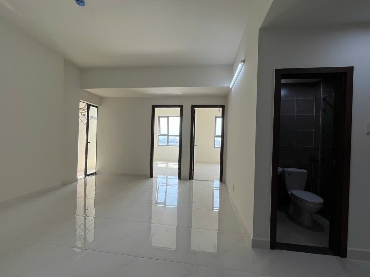 Cần Cho thuê Căn Hộ Green River Quận 8, Dt : 70 m2, 2PN, Giá : 8.5 tr/th,