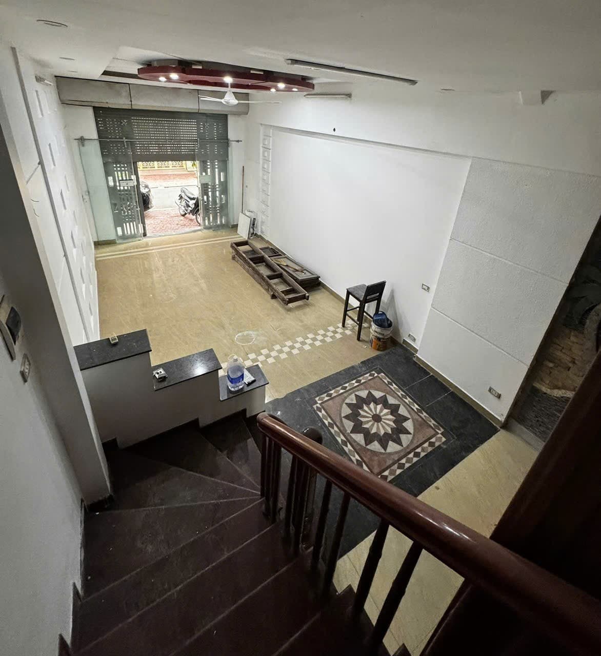 Cho thuê nhà VỈA HÈ - OTO - KD Nguyễn Chánh, Cầu Giấy 65M X 5T giá 30 triệu