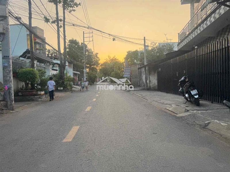 Bán nhà riêng nhà hiệp bình phước- gần kdc hồng long- sát mt ql13- xe tải né-hơn 4 t