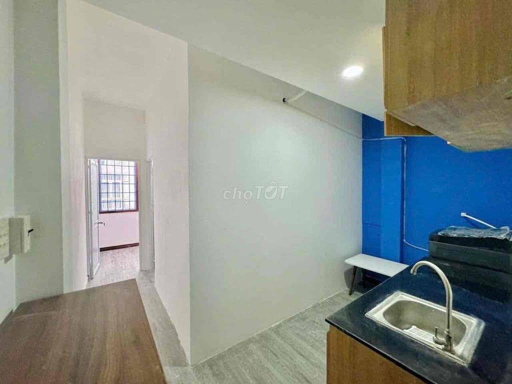 CHO THUÊ 2 PHÒNG NGỦ CỬA SỔ NGAY NGÃ 7 LÝ THÁI TỔ FULL NỘI THẤT