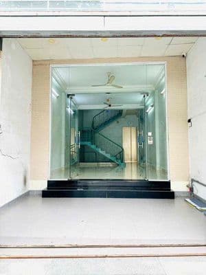 Mặt Bằng Yersin , gần Ngã 6 , 1 Hầm 1 trệt 2 Lầu. có điện 3 pha