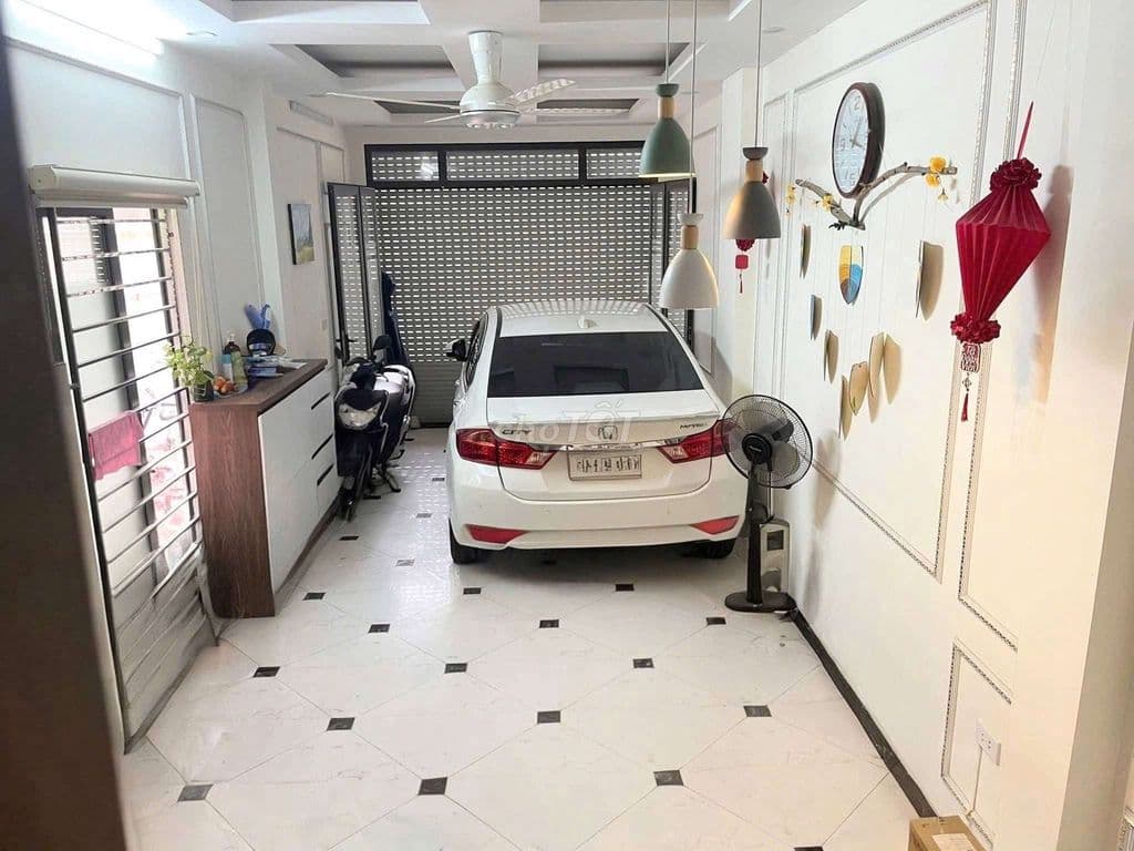 Cho thuê nhà nguyên căn oto vào nhà phố trạm