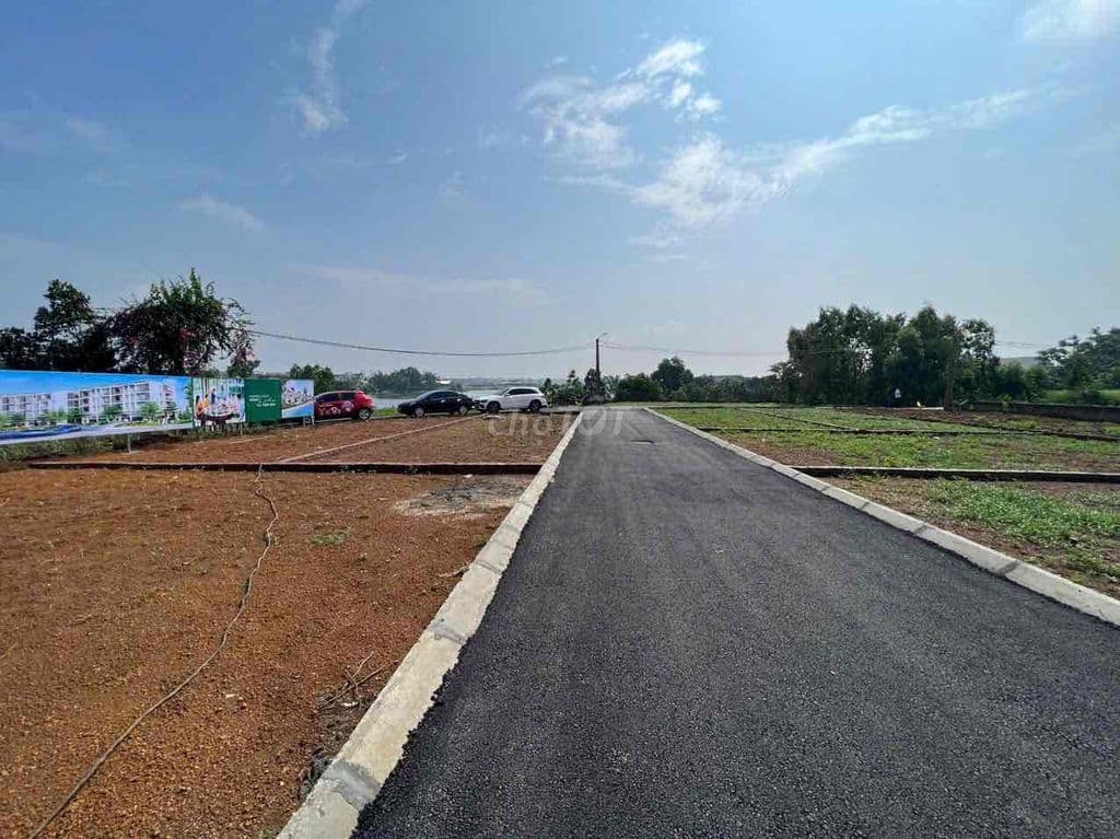 Cần bán 104,4m2 viu hồ, MT 6.19m ngõ thông tại Hoà Thạch, Quốc Oai.