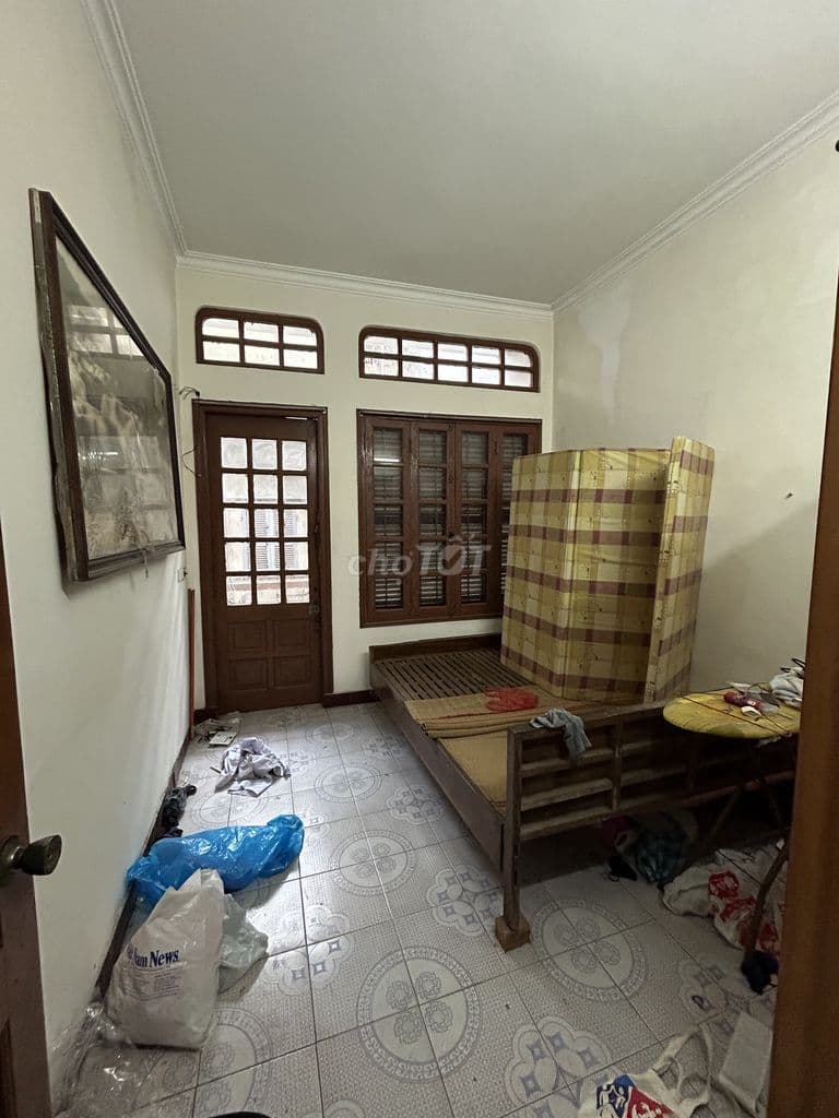 Nhà dân xây KCBT chắc chắn, ngõ nông gần phố, ba gác đỗ cửa. - Ảnh 2