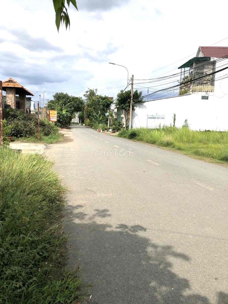 CỰC NGON - KHUÔN ĐẤT SIÊU ĐẸP MẶT TIỀN SAU CHỢ LONG PHƯỚC TH - Ảnh 2