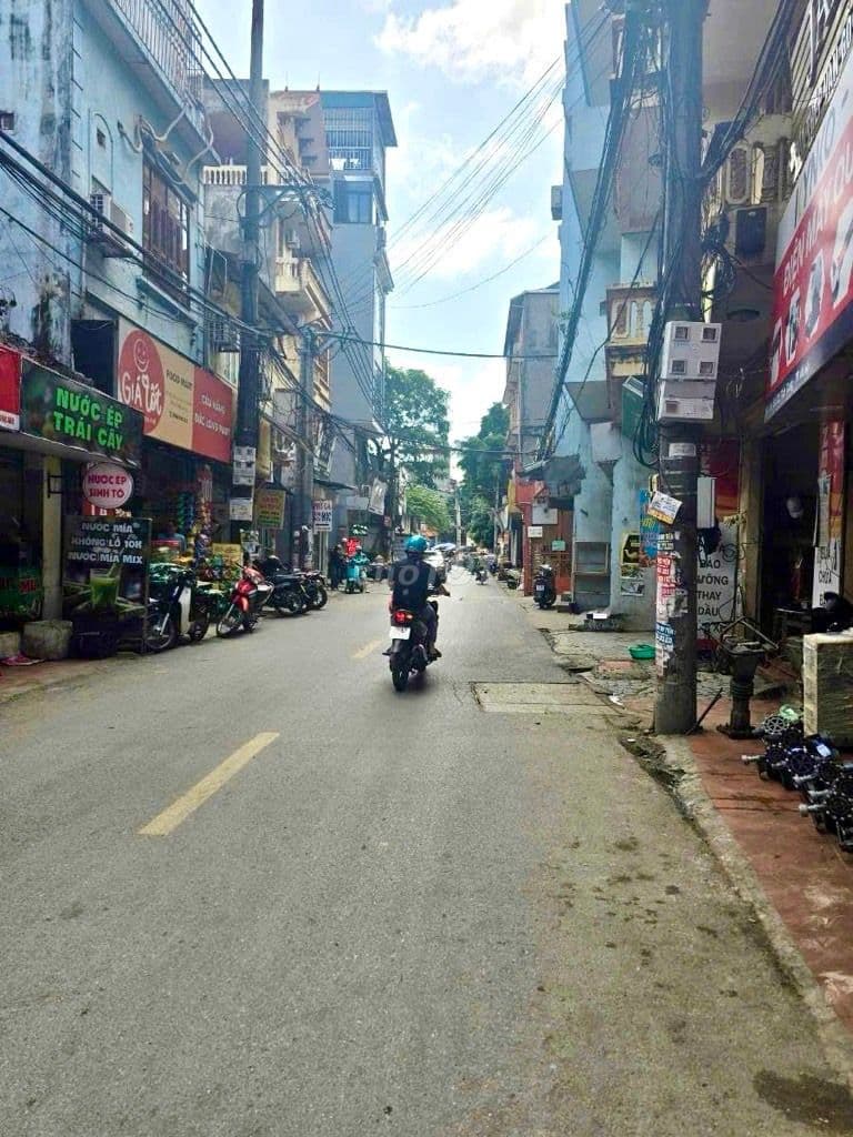 Chủ bán đất mặt phố Trần Cung hai mặt tiền 5,5m, kinh doanh sầm uất MT