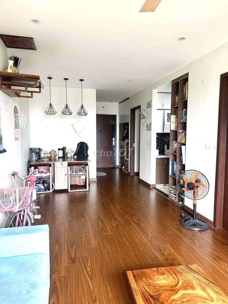 Cho thuê chung cư homeland thượng thanh long biên 69m 2 ngủ fun dồ 9,5