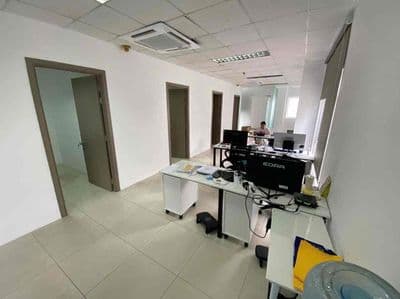 Cho thuê VP D5 Bình Thạnh, 80m2 fitout sẵn, có sân đậu xe hơi