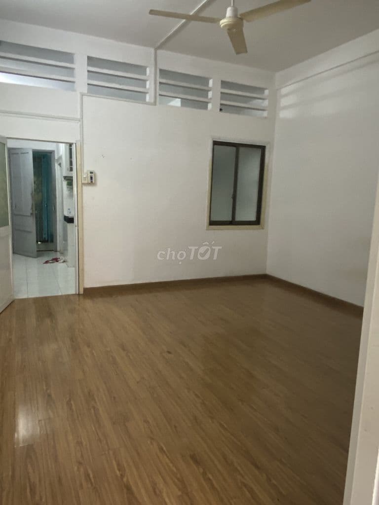 Nhà chung cư nguyên căn