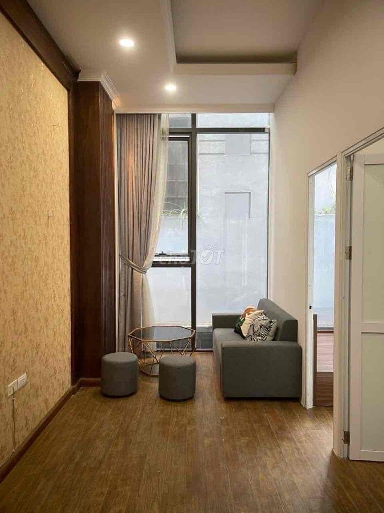 Cho thuê căn hộ cao cấp 2 PN , nội thất cao cấp, ngã tư trần duy hưng.