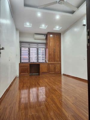 Cho thuê nhà Trương Định - Sạch đẹp thoáng ở ngay - 5 tầng 3 ngủ