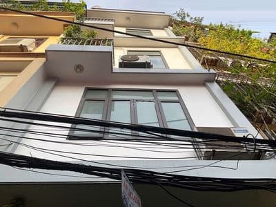 Nhà ngõ 29 phố Dịch Vọng, Diện tích 45m2 x 5 tầng có nội thất