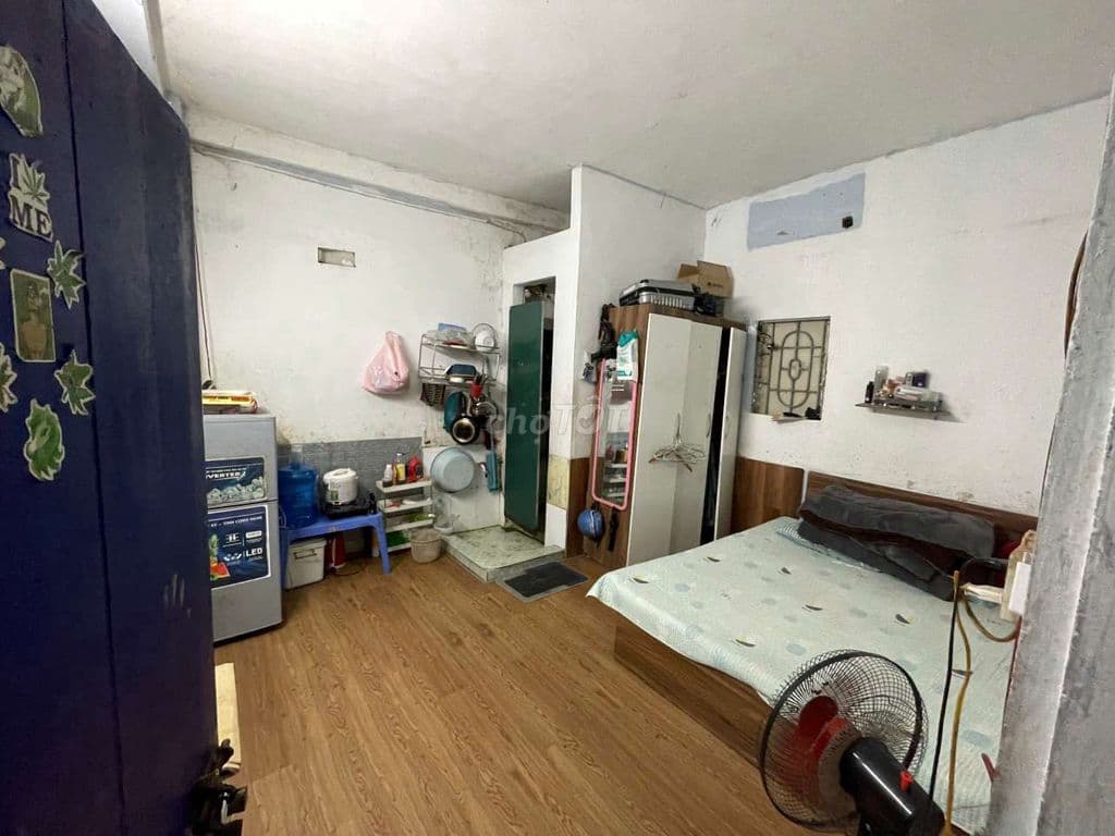 Sale-off: Phòng rộng 25m2 full đồ, vệ sinh kk, điều hòa, nlạnh, 2.5tr