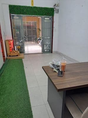 Nhà ngõ 201 phố Trần Quốc Hoàn, Dt 40m x 5,5 tầng mỗi tầng 1 phòng