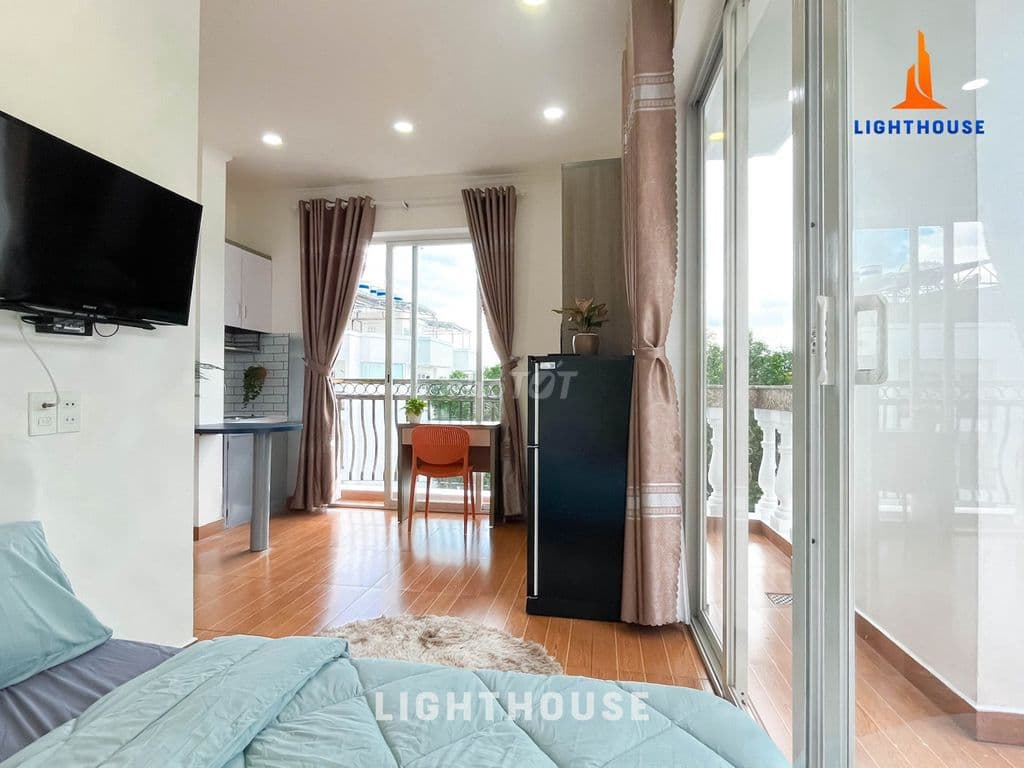 Studio full nt- ban công 2 mặt tiền ngay khu k300- etown cộng hoà