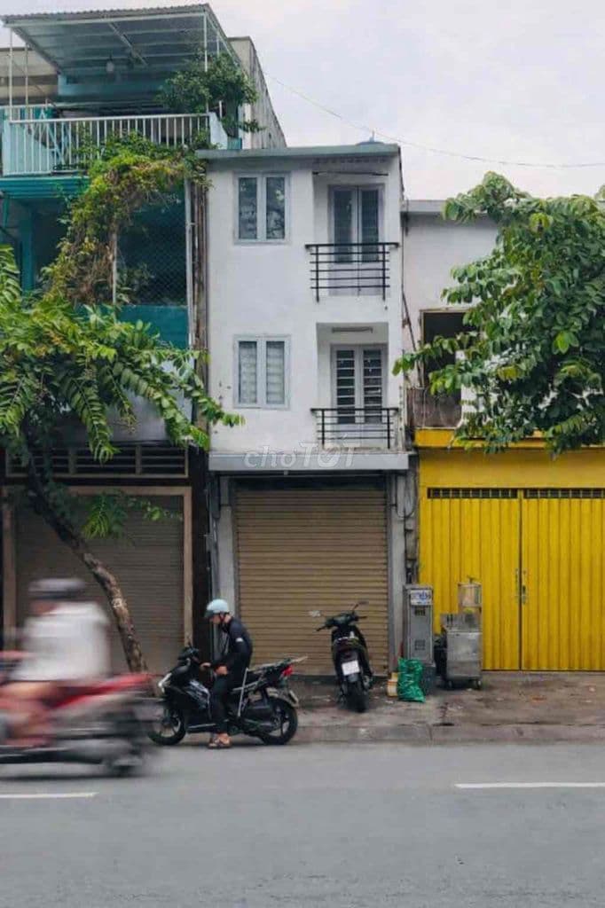 🔥 MẶT TIỀN NGUYỄN KIỆM – 3 TẦNG – GIÁ TỐT CHỈ HƠN 3 TỶ 🔥