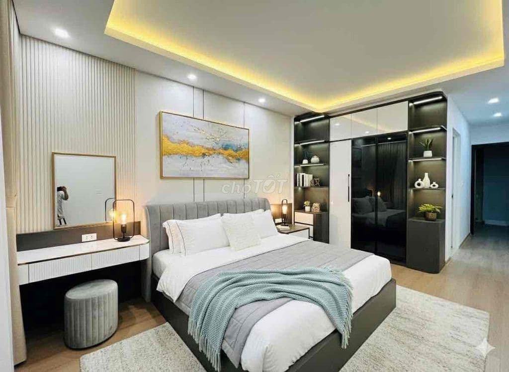 Ôtô đỗ cửa Bạch Mai, phân lô, 2 thoáng, trước nhà sân rộng, 48m*5 tâng