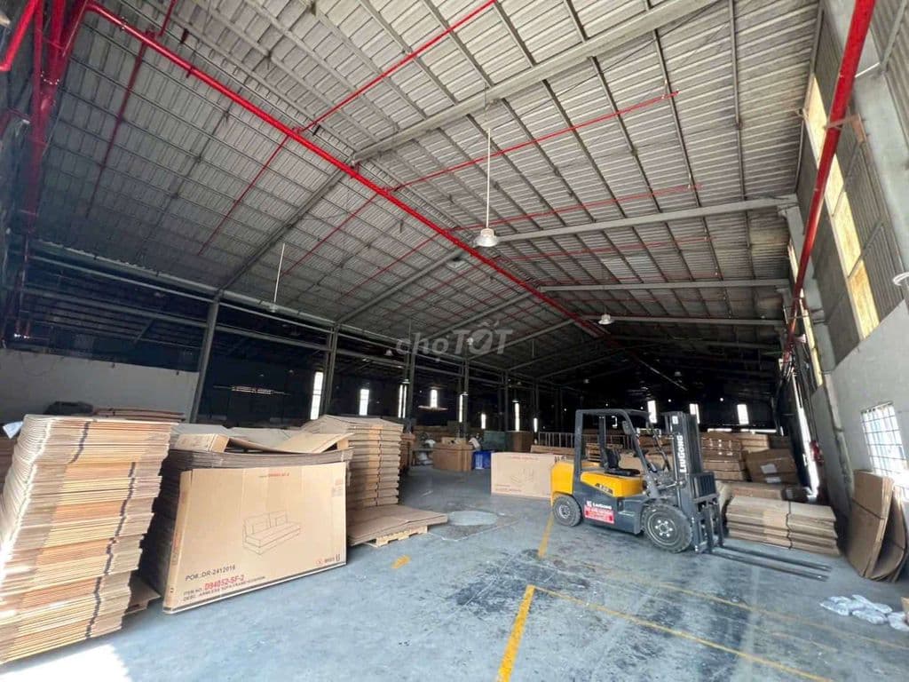 xưởng 2000m cho thuê 150tr có pccc content 40f Q12