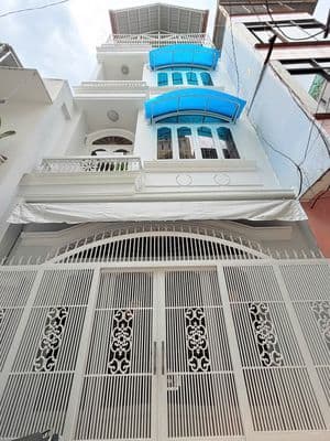 Bán Nhà Ngang Lớn 5M Trần Quang Diệu. (5m x 8m). 4 Tầng. Giá 8 Tỷ TL