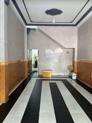 Cho thuê nhà mặt tiền buôn bán sạch sẽ