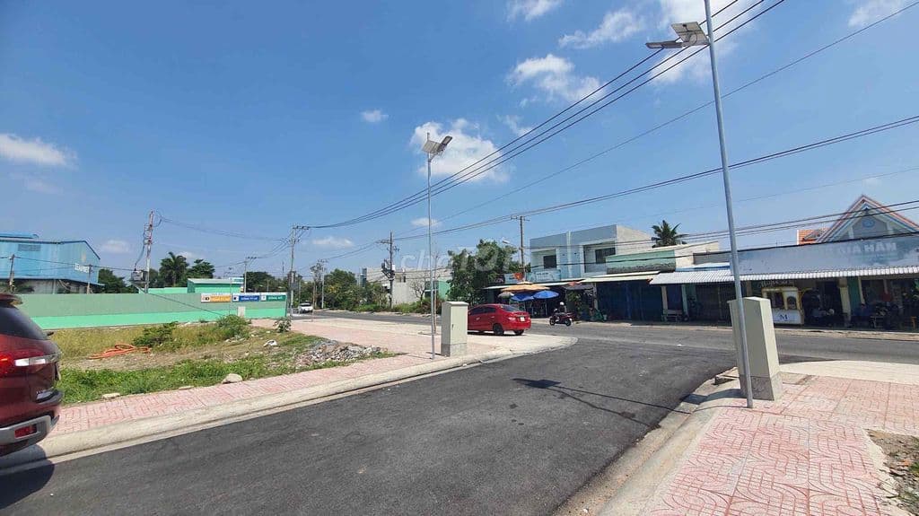 Đất Bình Chánh - ngay Nguyễn Văn Linh. Sổ hồng riêng. Gia 2 tỷ. ngộp