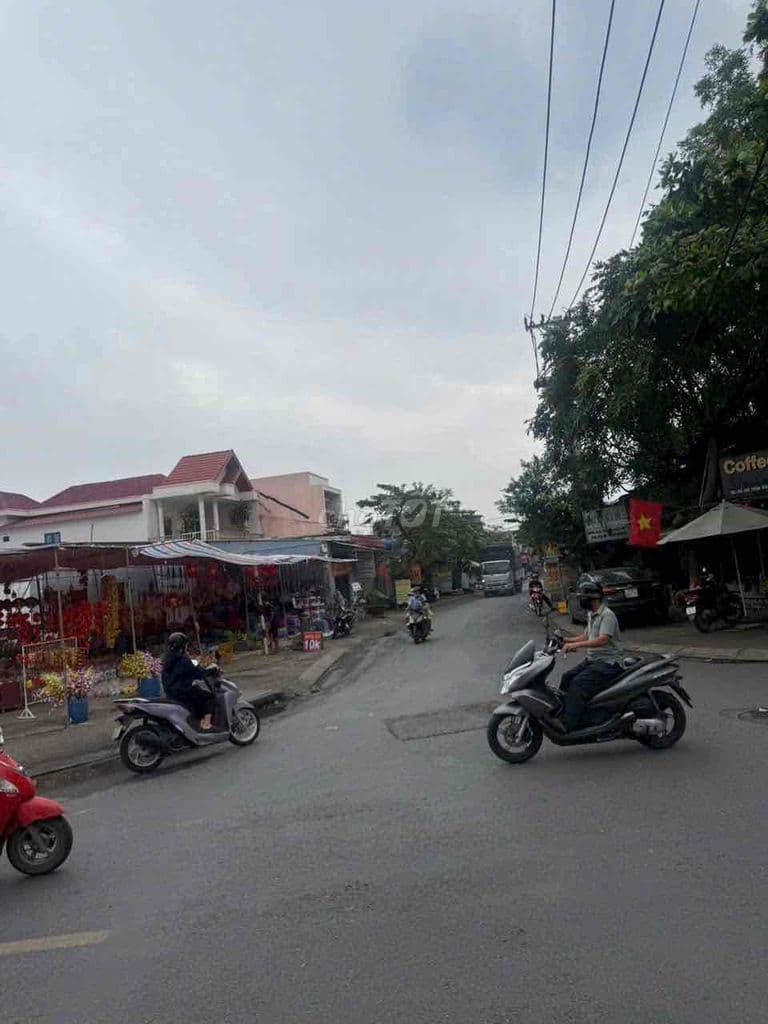 Cho thuê đất góc 2 mặt tiền đường Trần Văn Mười Hóc Môn