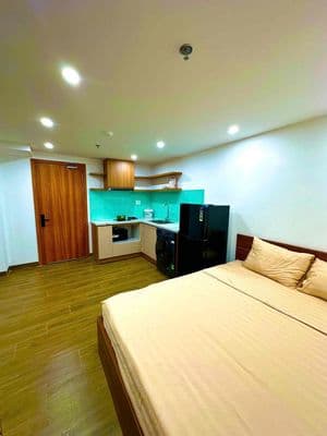 Cho thuê căn hộ full nội thất mặt đường, view phố 45m2