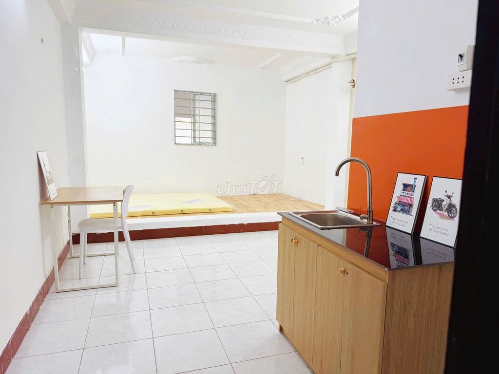 Phòng Studio mới sửa, tầng thấp , giá sinh viên