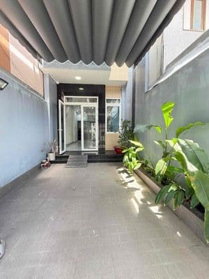 Nhà trệt lầu có nội thất KDC 30/4