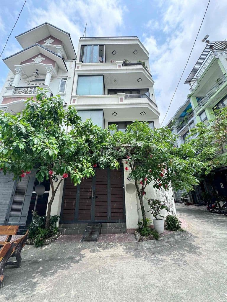 Bán Nhà 4 Tầng Có Thang Máy Ngay QL13 P. Hiệp Bình Tp Thủ Đức Tp Hcm