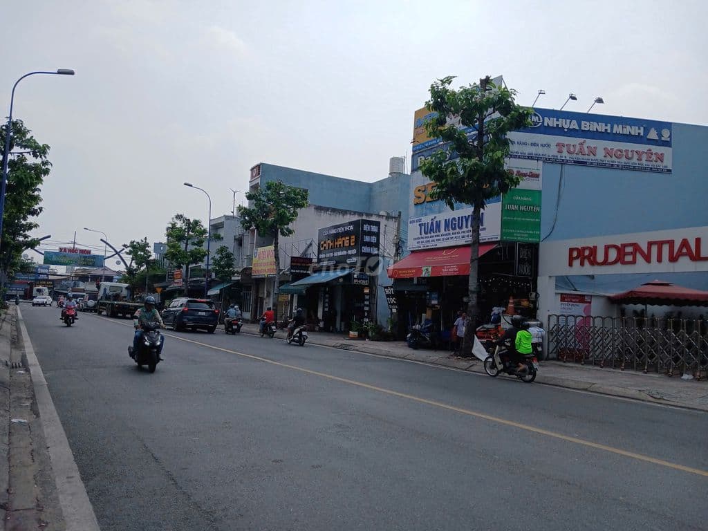 Mặt tiền LÊ THỊ HÀ - Dt: 265m2 - Vị Trí Đắc Địa - VÍP Nhất Hóc Môn.