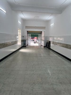 cho thuê nhà mặt tiền tầng trệt ngay ngã tư