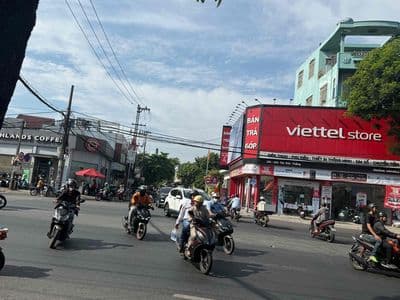 Nhà 3 tầng mặt tiền gần Nguyễn Huy Tưởng giá 14 triệu