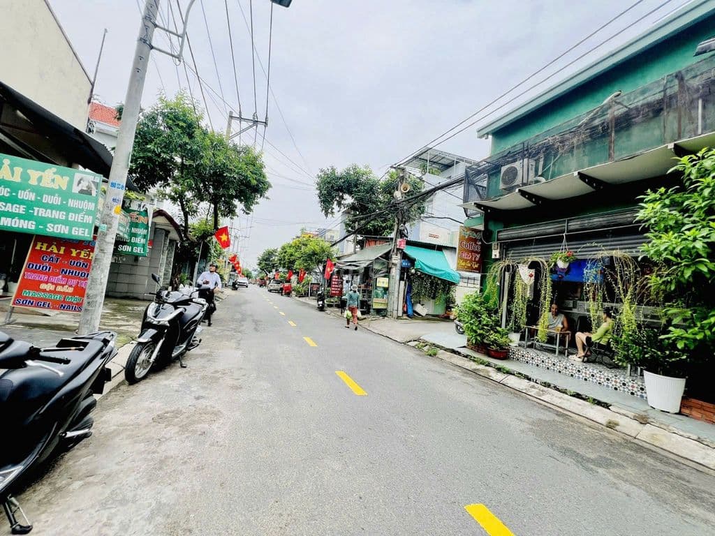 MẶT TIỀN KINH DOANH LINH TÂY_CÁCH PHẠM VĂN ĐỒNG 20M_NGANG 4.2M_79M2 - Ảnh 2