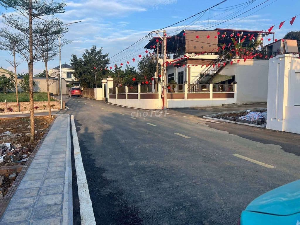 Bán đất Phụng Châu Chương Mỹ giá 2 tỷ 3 vỉa hè đường thông - Ảnh 2