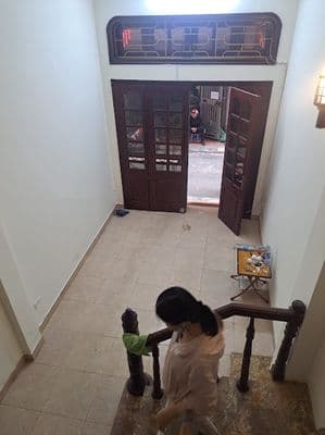 Nhà thuê Phan Văn Trường, Dt 40m x 4 tầng, 2p/tầng, ô tô đậu cửa