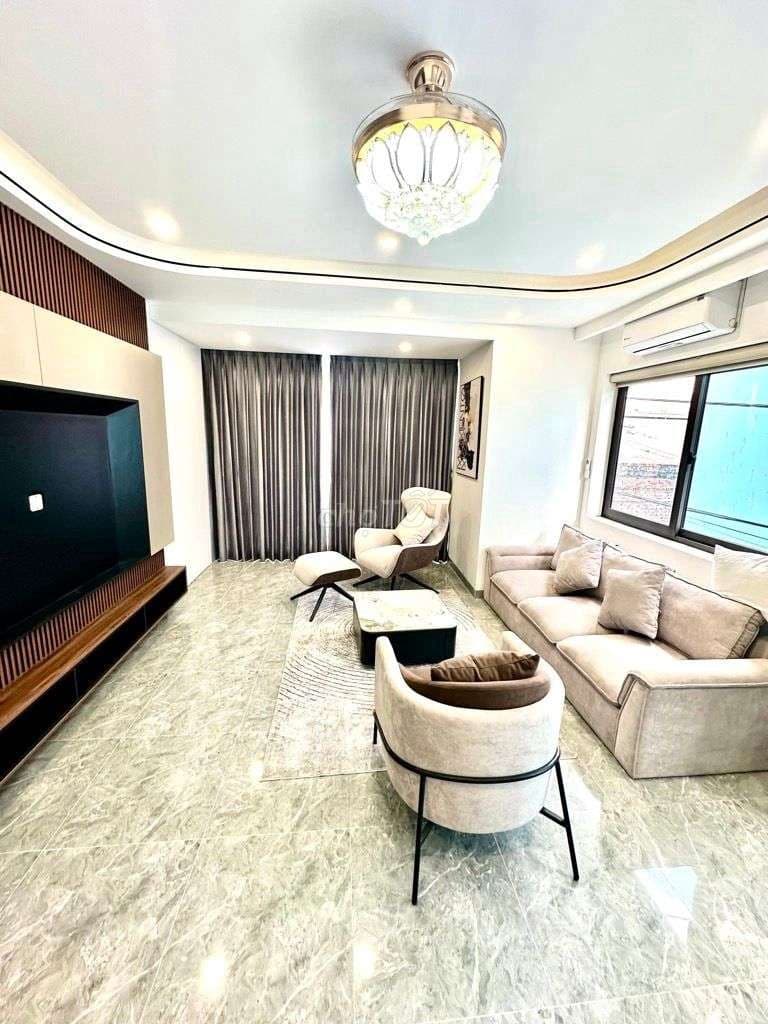 BÁN NHÀ SÀI ĐỒNG 6 TẦNG THANG MÁY FULL NỘI THẤT Ô TÔ ĐỖ CỬA