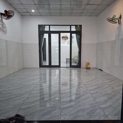 CHO THUÊ NHÀ CẤP 4 ĐƯỜNG: ĐÔNG THẠNH - 2 phòng - sân ô tô