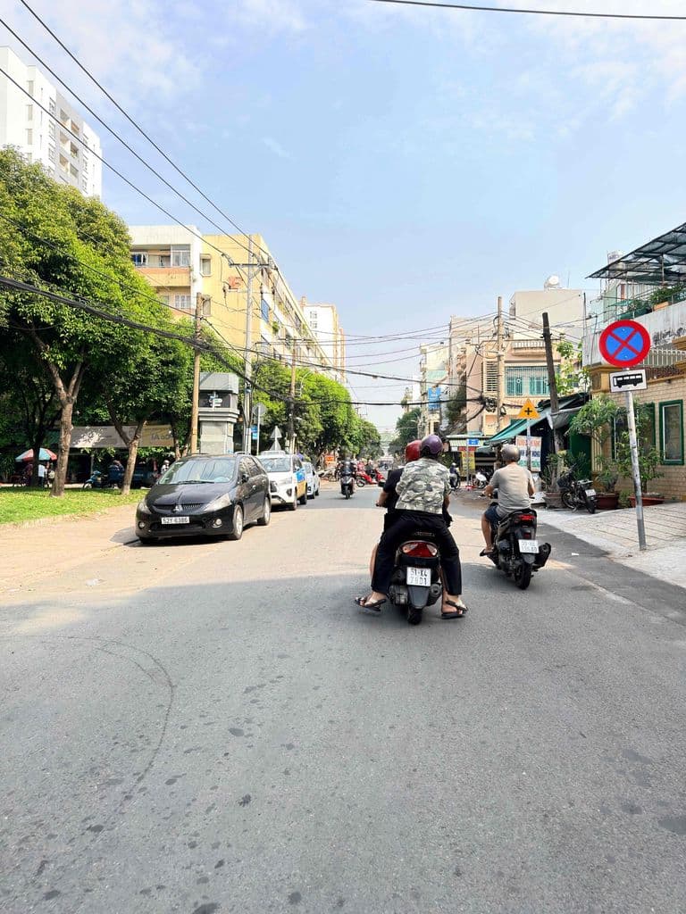 70m2 mặt tiền đường - khu bàu cát - Tân Bình 8.6 tỷ