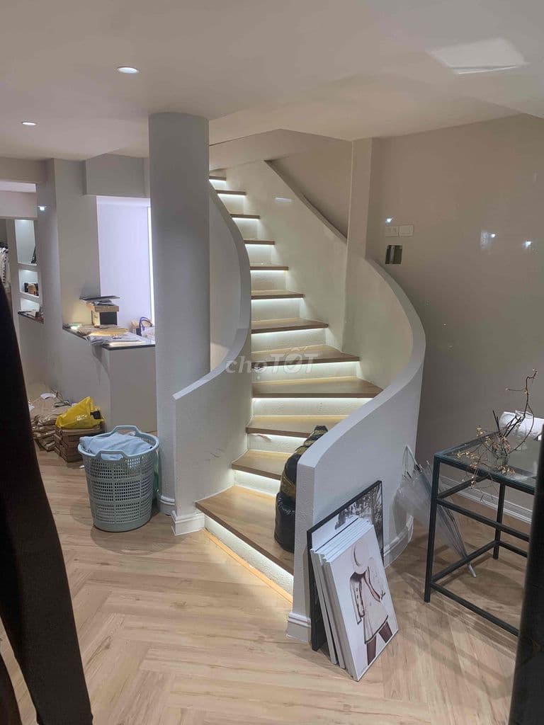 Cần bán 2 toà nhà cao ốc văn phòng mặt phố Đại Cồ Việt, Hà Nội - Ảnh 3