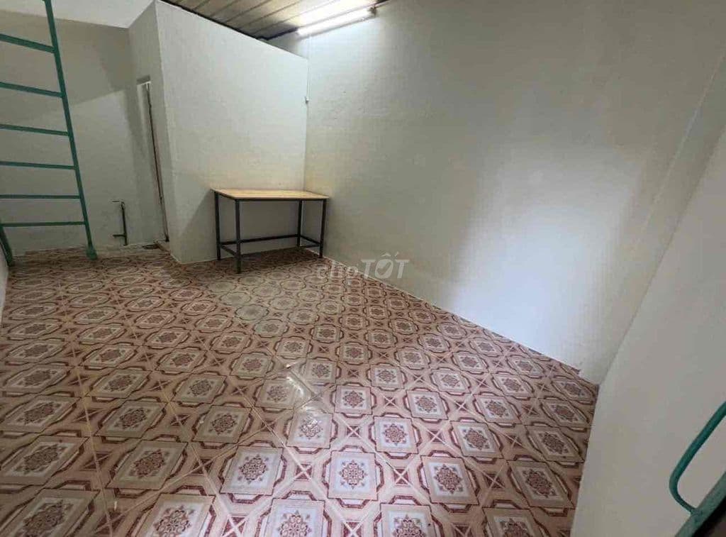 PHÒNG 1041/99 TRẦN XUÂN SOẠN, P TÂN HƯNG, Q7 CỦ, 30M2, TRỐNG, SẠCH SẼ - Ảnh 2