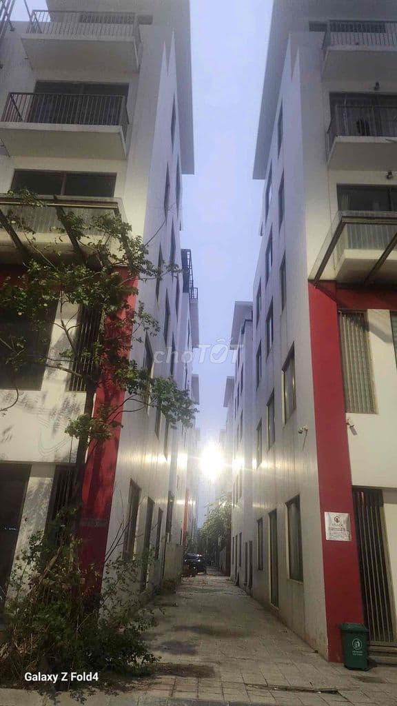 🔥 SIÊU PHẨM LIỀN KỀ KHAI SƠN TOwn – LONG BIÊN Dt: 99m² – 5 TẦNG 1 TUM