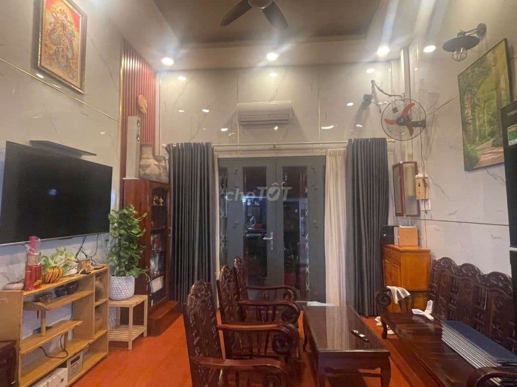 Bán nhà mặt tiền Nguyễn Trãi