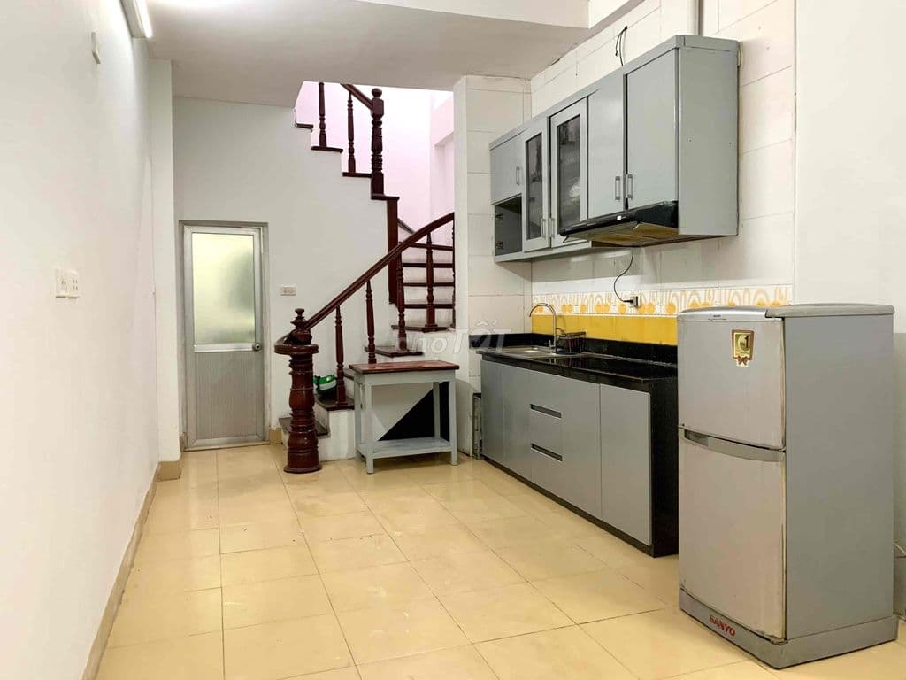Cho thuê NHÀ NGUYÊN CĂN 05 tầng ngõ 204D Đội Cấn