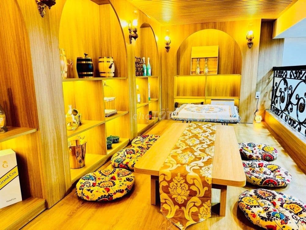 Oto đỗ cổng - Vip Đống Đa- full nội thất hoàng gia - 45m 6T giá 12.2ty